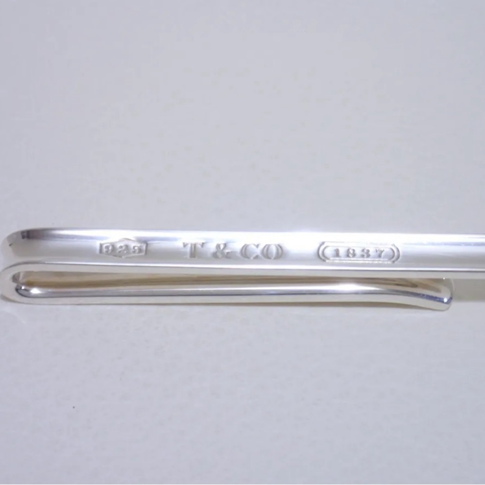 Authentic TIFFANY & CO. sterling silver 1837 tie clip

Excellent condition